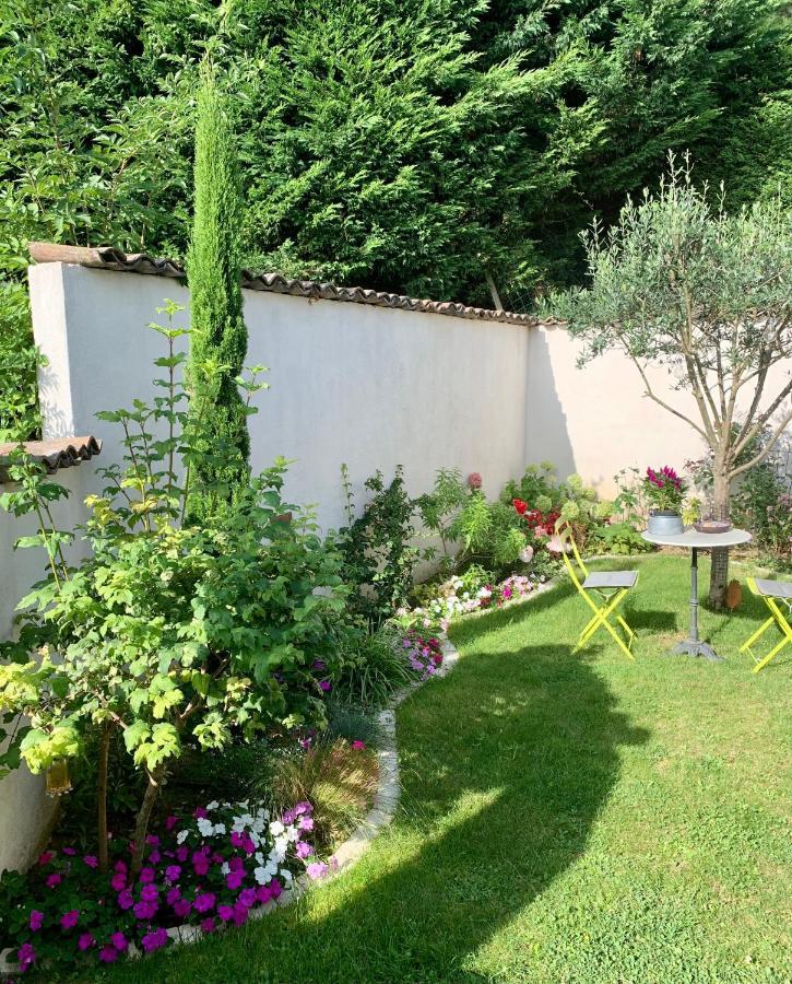 La Glycine B&B Sainte-Colombe  Exterior photo